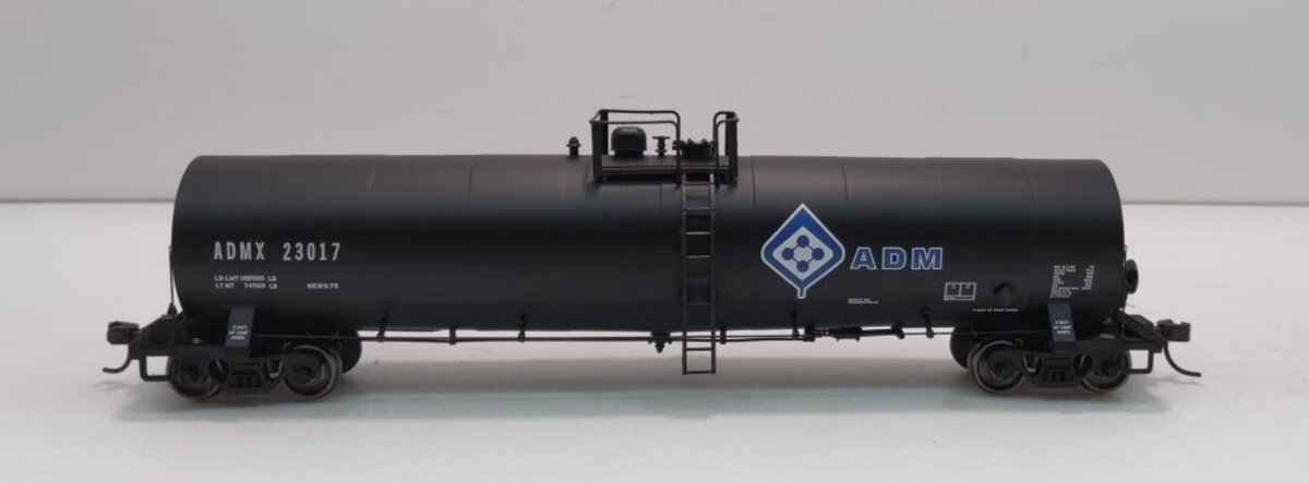 Atlas 20003162 HO Scale ADM 23,500-Gallon Tank Car #23017