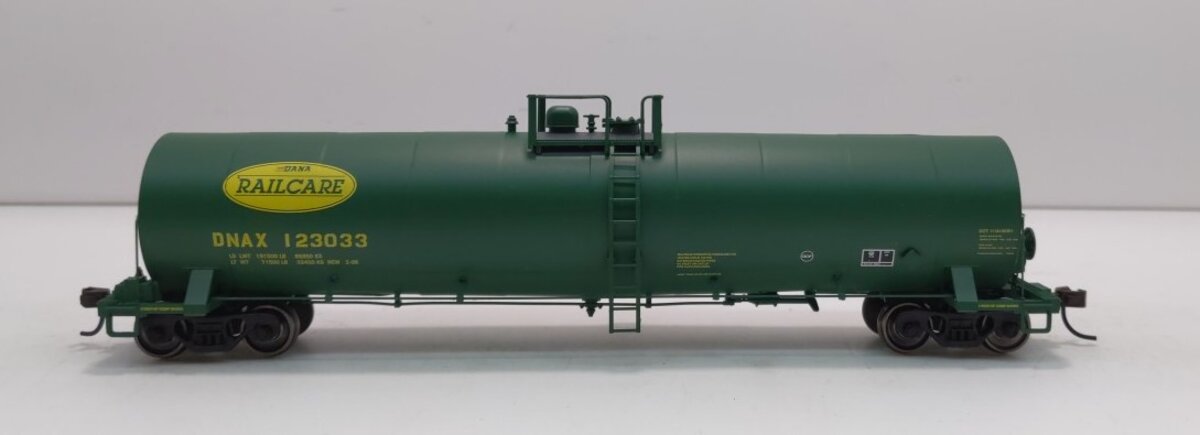 Atlas 20003164 HO 23,500-Gallon Tank, Dana Railcare #123033