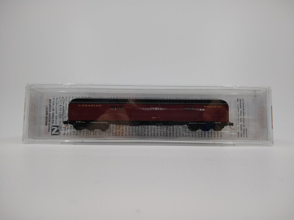 Micro-Trains 14700080 N Canadian Pacific 70' Express Baggage Car #4554