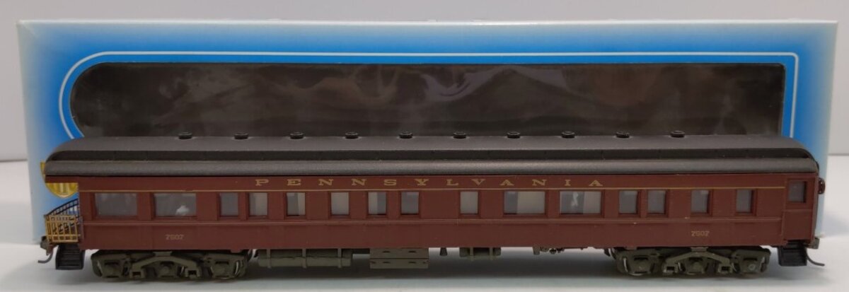 IHC 49541 HO Scale Pennsylvania Railroad Heavyweight Coach