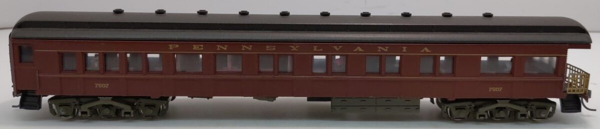 IHC 49541 HO Scale Pennsylvania Railroad Heavyweight Coach