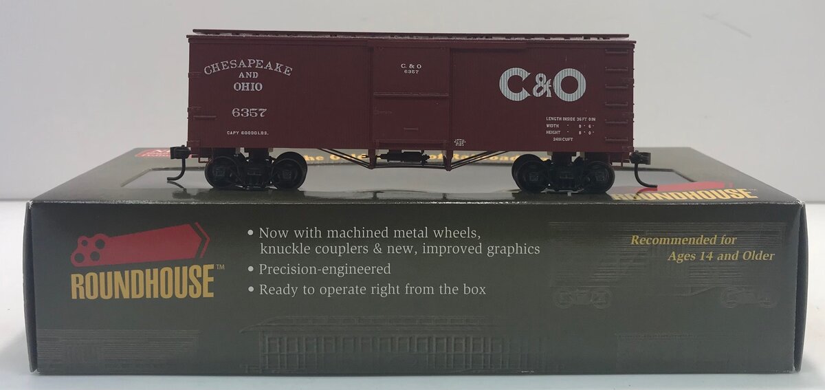 Roundhouse 84258 HO RTR 36' Old Time Wood Box, C&O #6357