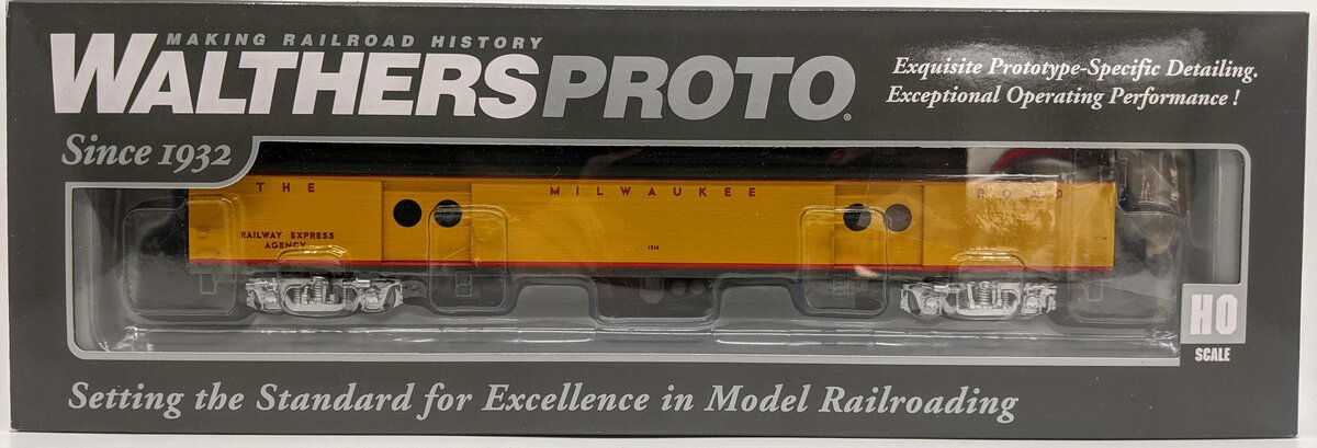Walthers 920-9141 HO Scale The Milwaukee Road Express Car