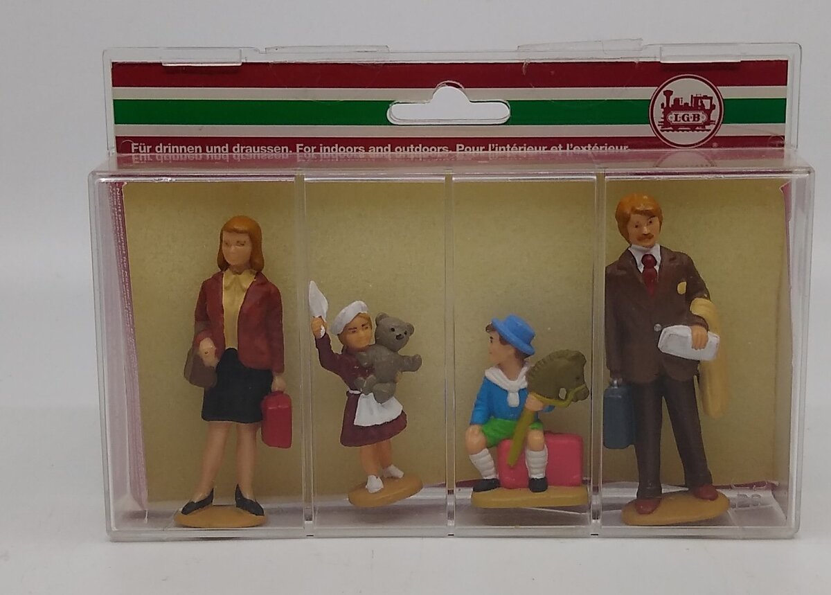 LGB 51400 Family Figures (4)
