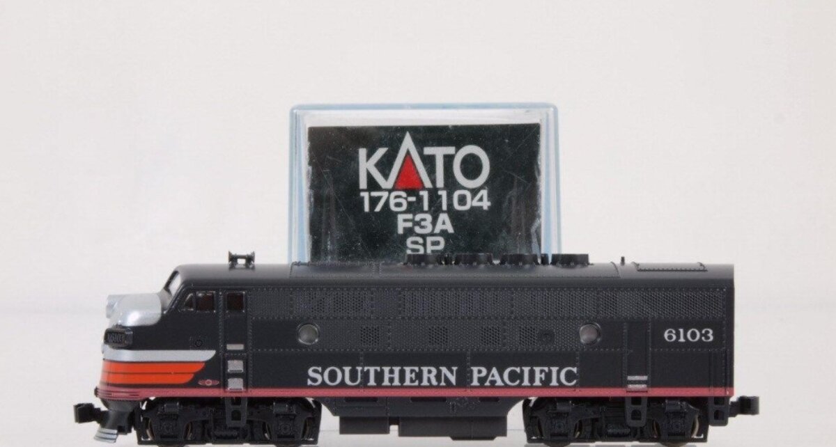 Kato 176-1104 N Scale Southern Pacific F3A Diesel Locomotive #6103
