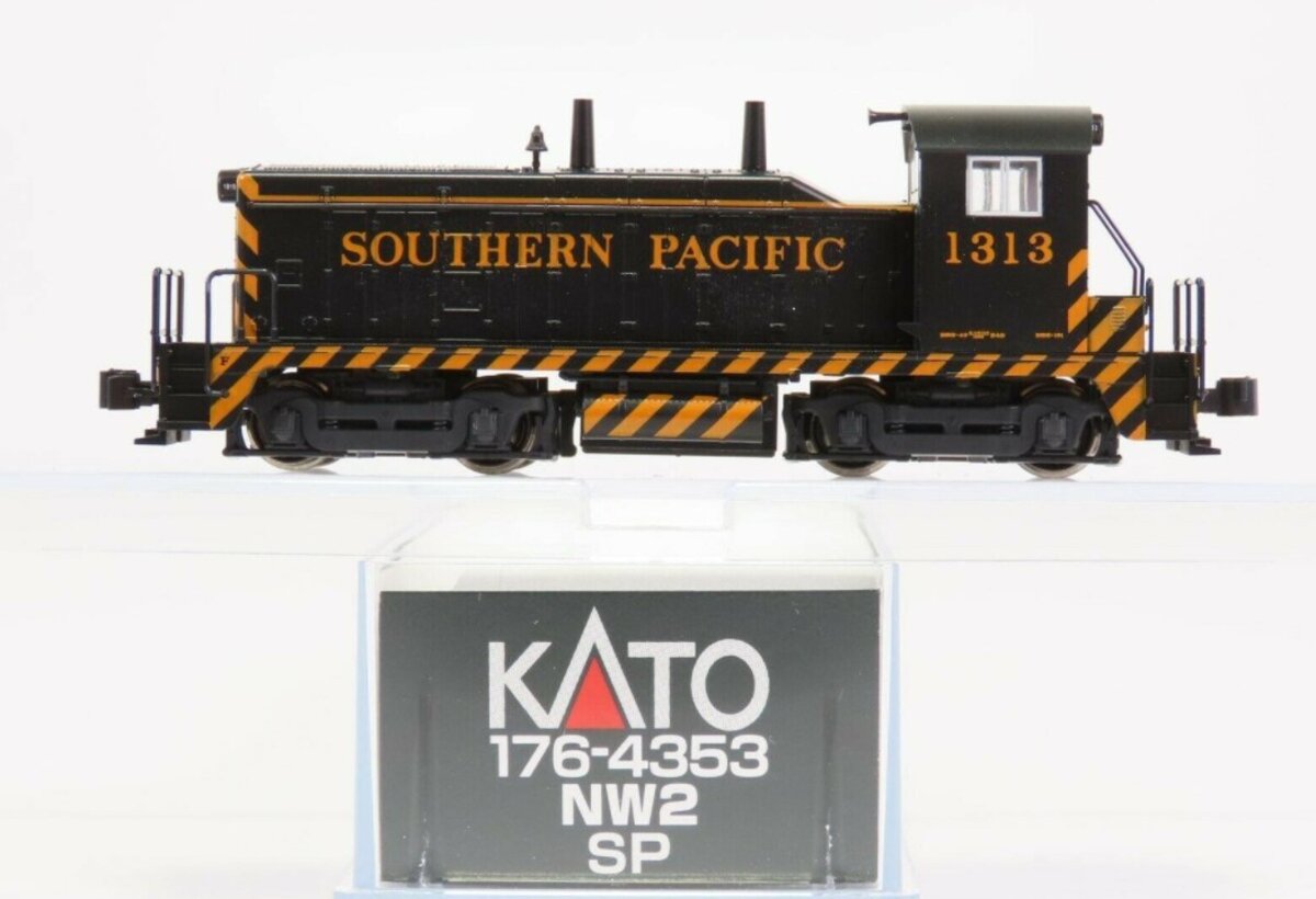 Kato 176-4353 N Scale Southern Pacific NW2 Diesel Switcher #1313