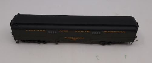 Rivarossi HR4038 HO Chicago and North Western 60' Baggage Car