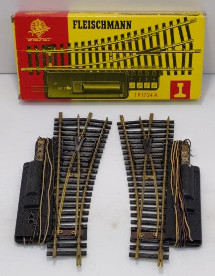 Fleischmann 1P1724A HO Right & Left Hand Electric Switch Pair