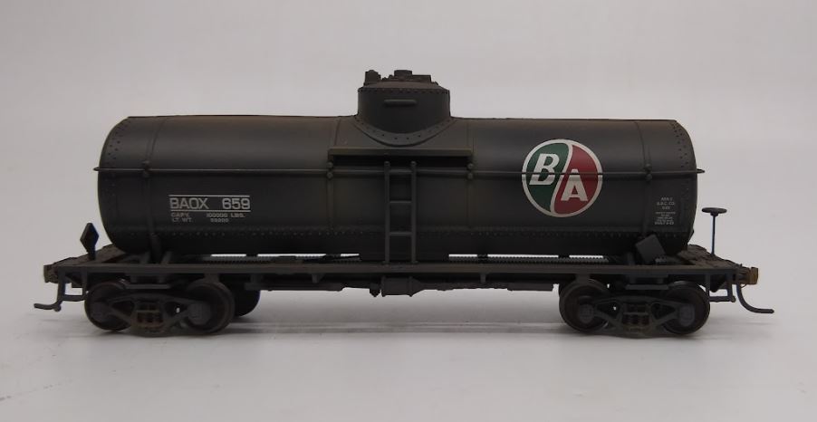 Walthers 910-1005 HO Scale British American Oil 36' 10K Gallon Tank Car #659