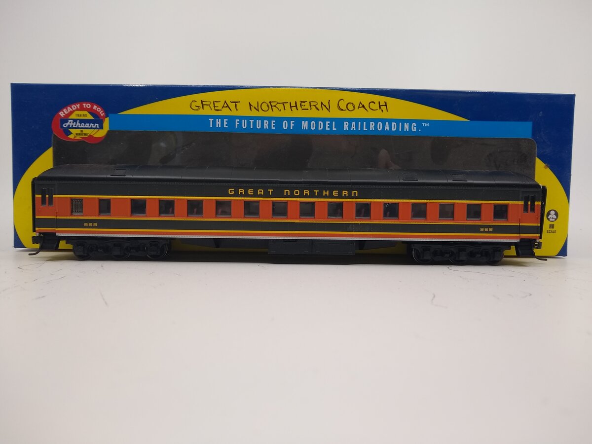 Athearn 79480 HO Great Northern Heavyweight Round Roof Coach Ready to Run #958