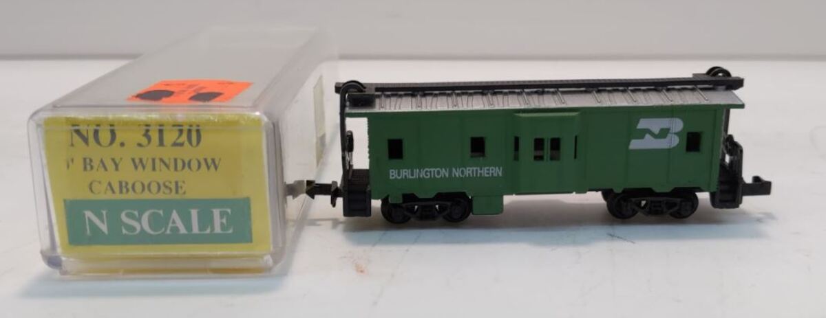 Model Power 3120 Burlington Northern Bay Window Caboose