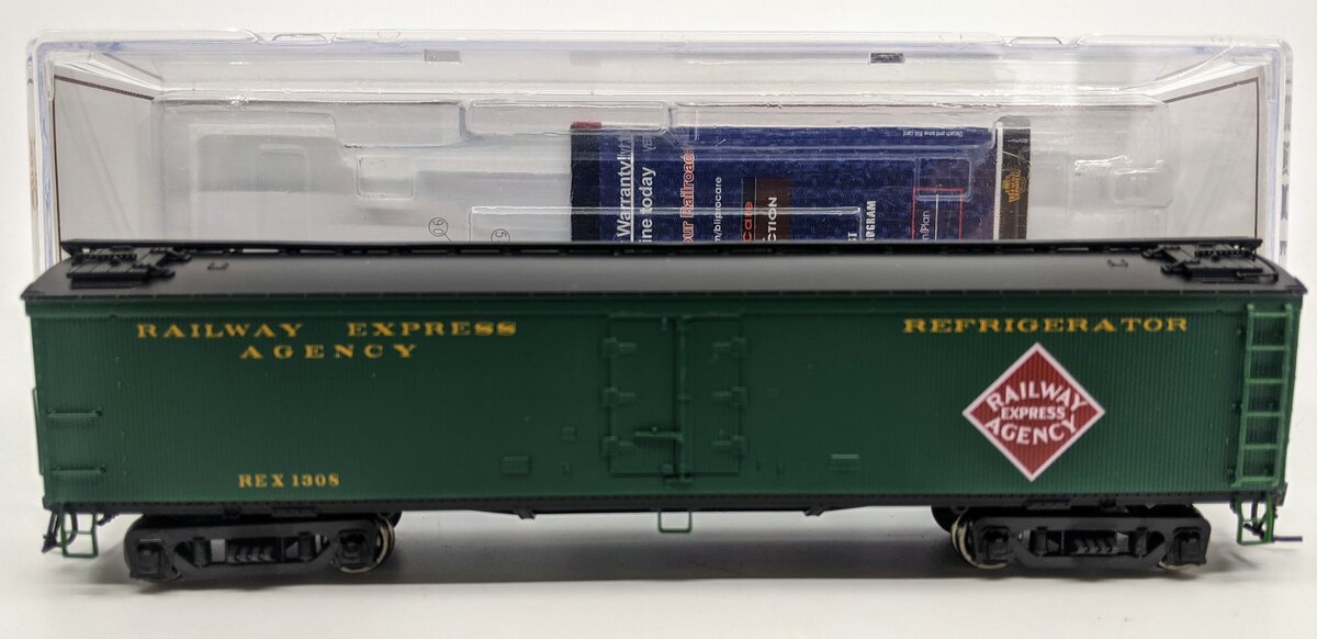 Broadway Limited 1838 HO Railway Express Agency 53'6