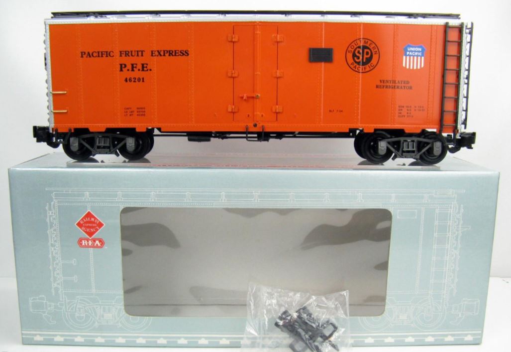 Aristo-Craft 46201 G Scale UP/SP Pacific Fruit Express Reefer W/Metal Wheels