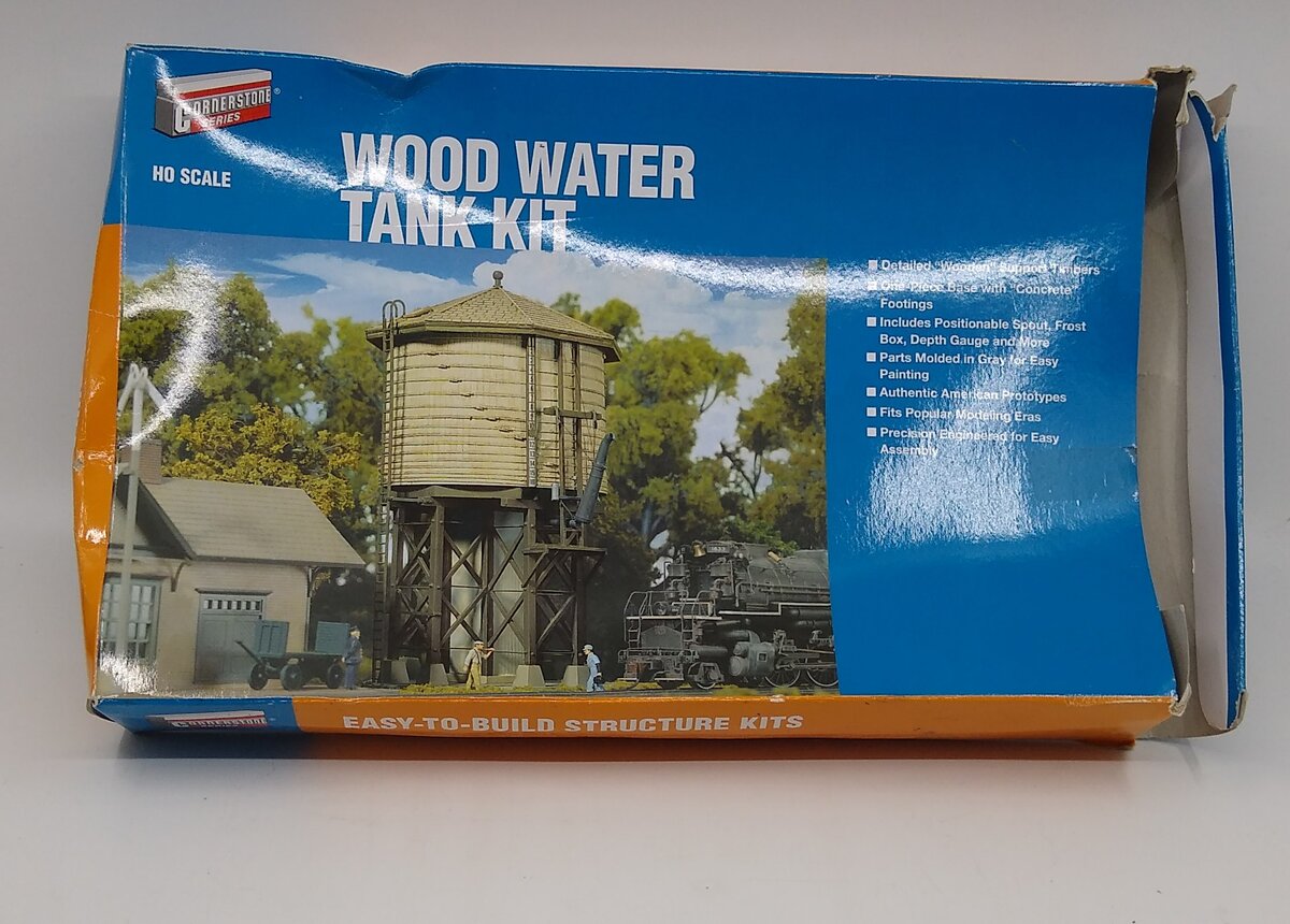 Walthers 933-3531 HO Wood Water Tank Kit