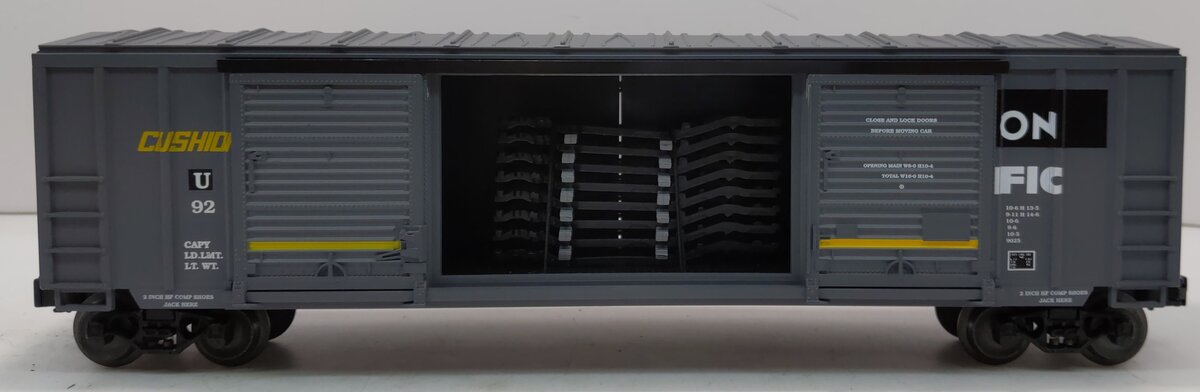 Lionel 6-17232 O Gauge SP/UP Merger Double Door Boxcar #9200 w/Auto Frames