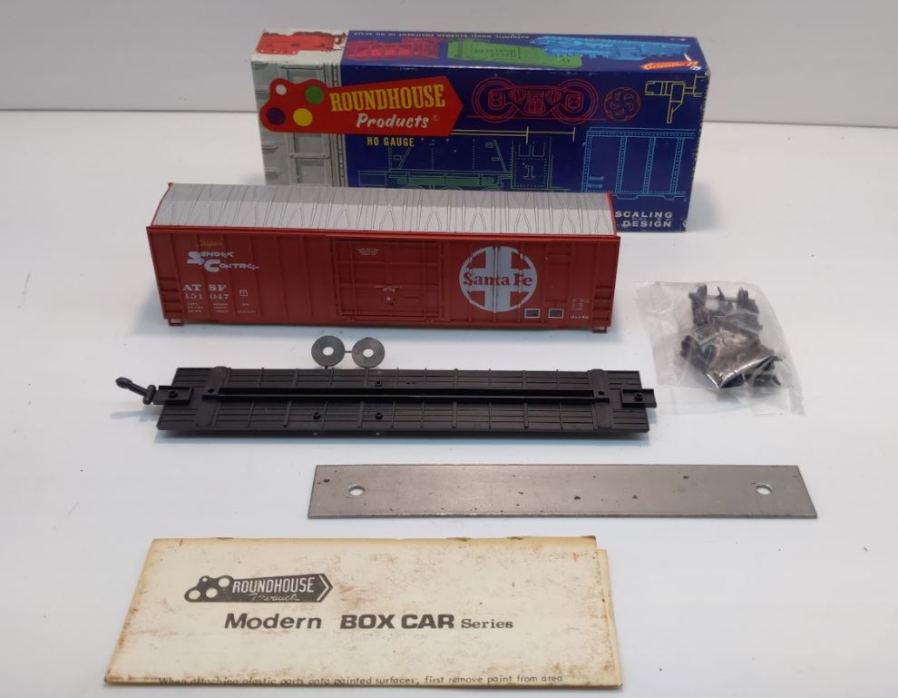 Roundhouse 3621 HO AT&SF 50' FMC Plug Door Boxcar Road Number May Vary Kit