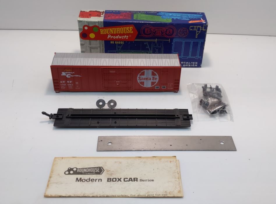Roundhouse 3621 HO AT&SF 50' FMC Plug Door Boxcar Road Number May Vary Kit