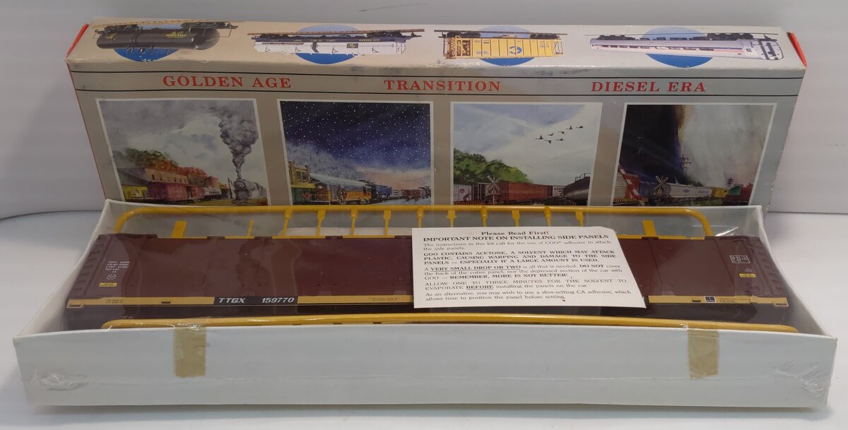 Walthers 932-4807 HO 89' Enclosed Auto Carrier Southern Pacific Kit # 159770