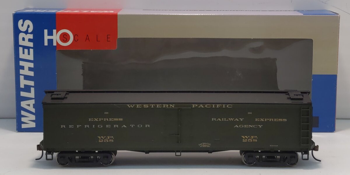 Walthers 932-5484 HO Western Pacific GACX Wood Reefer w/GSC Truck #258