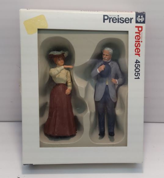 Preiser 45051 G Woman Gentleman Hand Kiss Figures (Set of 2)