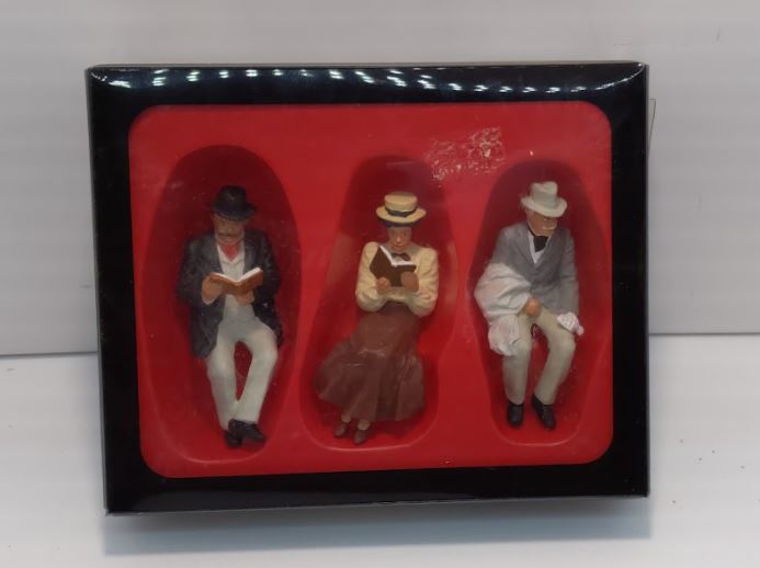 Preiser 45064 G Seated Passengers Figures (Set of 3)