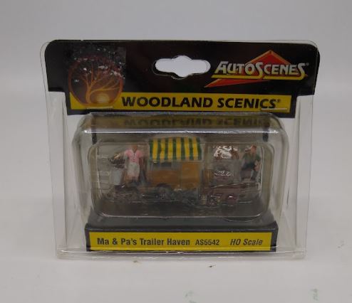 Woodland Scenics AS5542 HO AutoScenes Ma & Pa's Trailer Haven (Pack of 9)