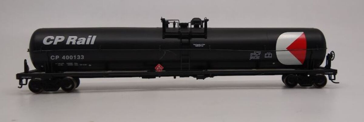 Athearn 73786 HO Canadian Pacific 62' Tank Car #400133