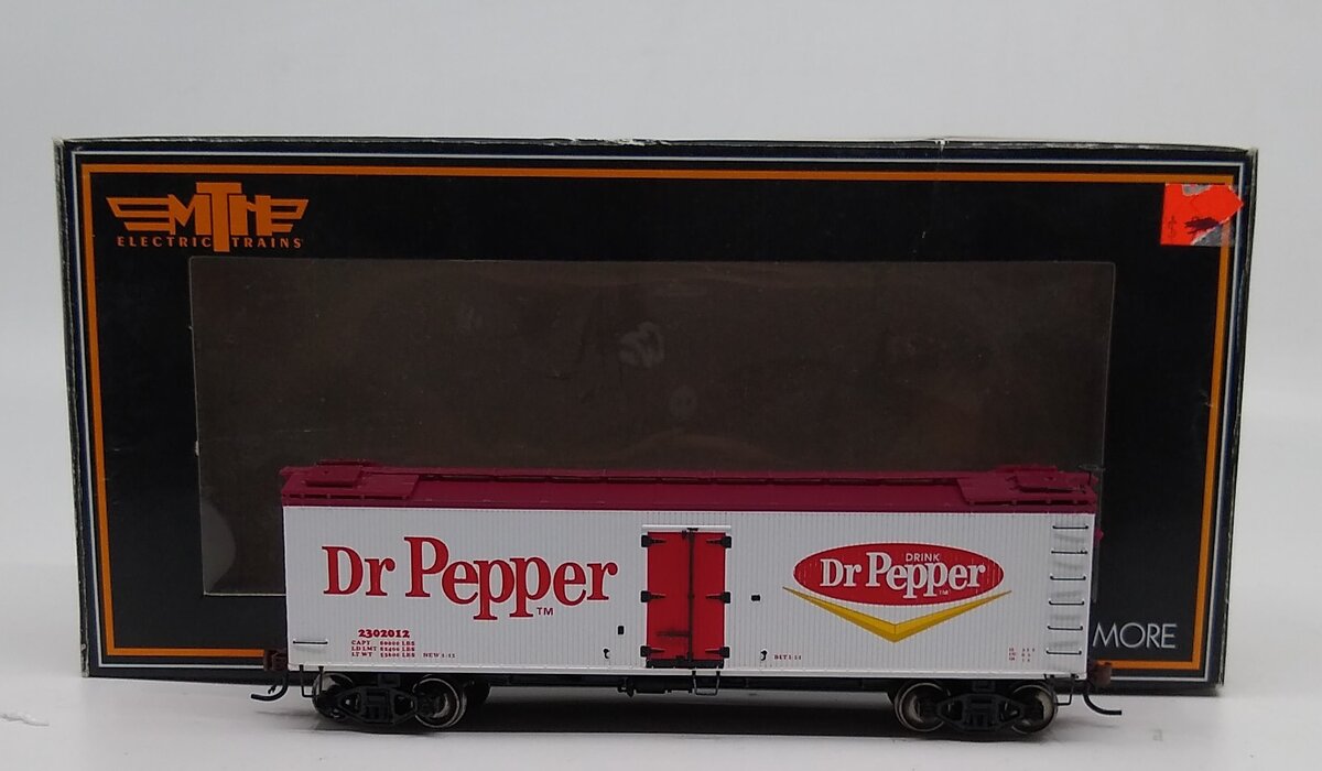 MTH 81-94011 Dr. Pepper HO Scale R40-2 Woodside Reefer Car