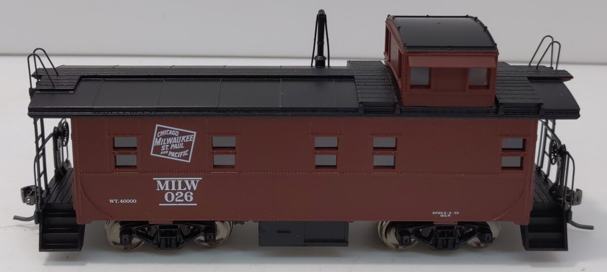 MTH 85-77004 HO Milwaukee Road Steel Caboose #026
