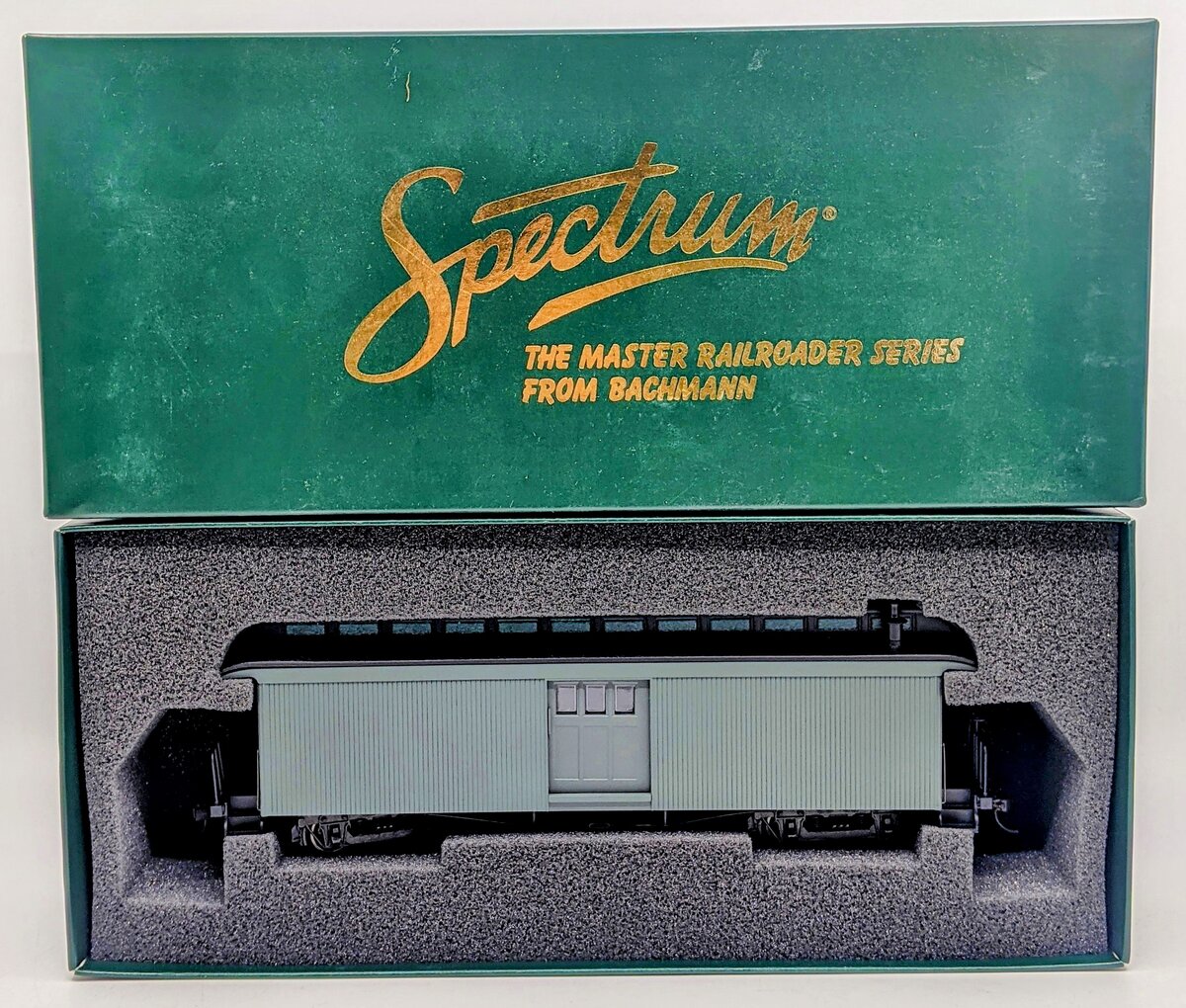 Bachmann 26499 On30 Painted & Unlettered Two-Door Baggage Car