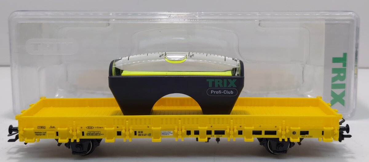Trix 24080 HO Flat Car w/Leveler Load