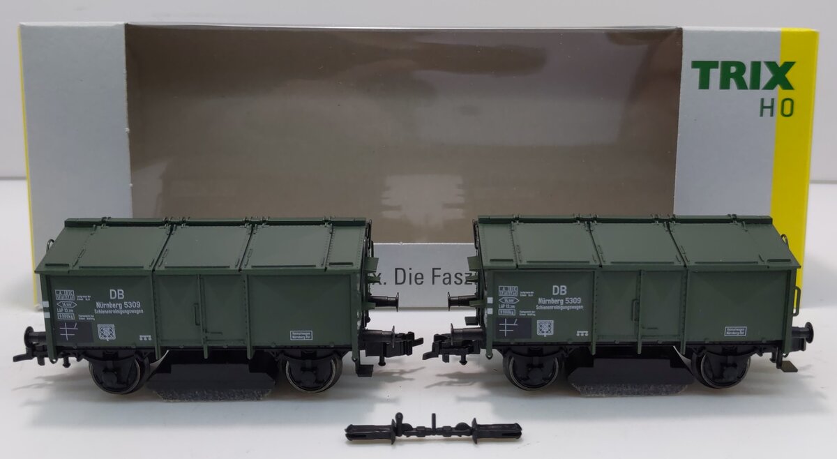 Trix 24220 HO Track Cleaning Car "10 Year Club Member