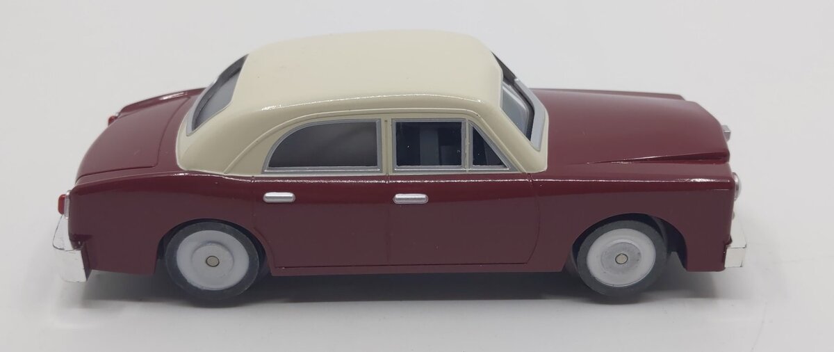 Williams 42725 O E-Z Street Maroon Powered Sedan