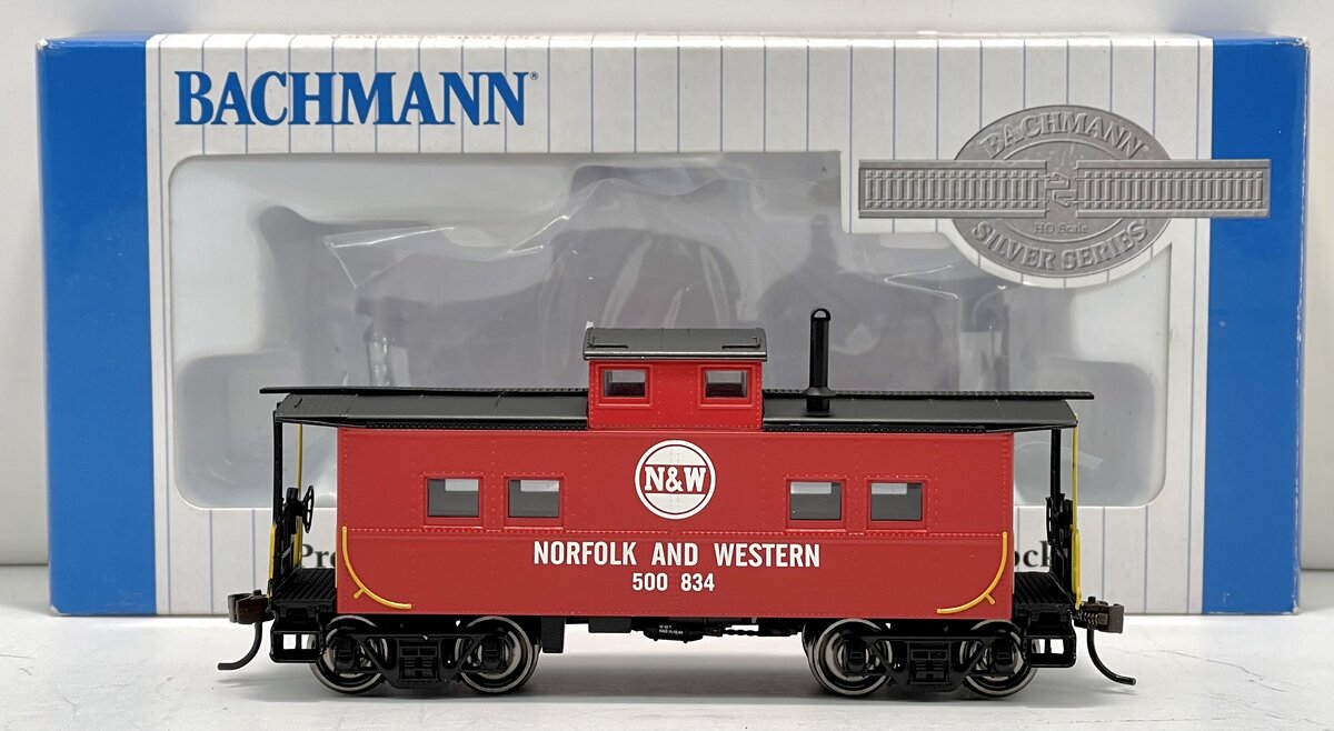Bachmann 16810 HO Norfolk & Western Northeast-Style Steel Cupola Caboose #500834