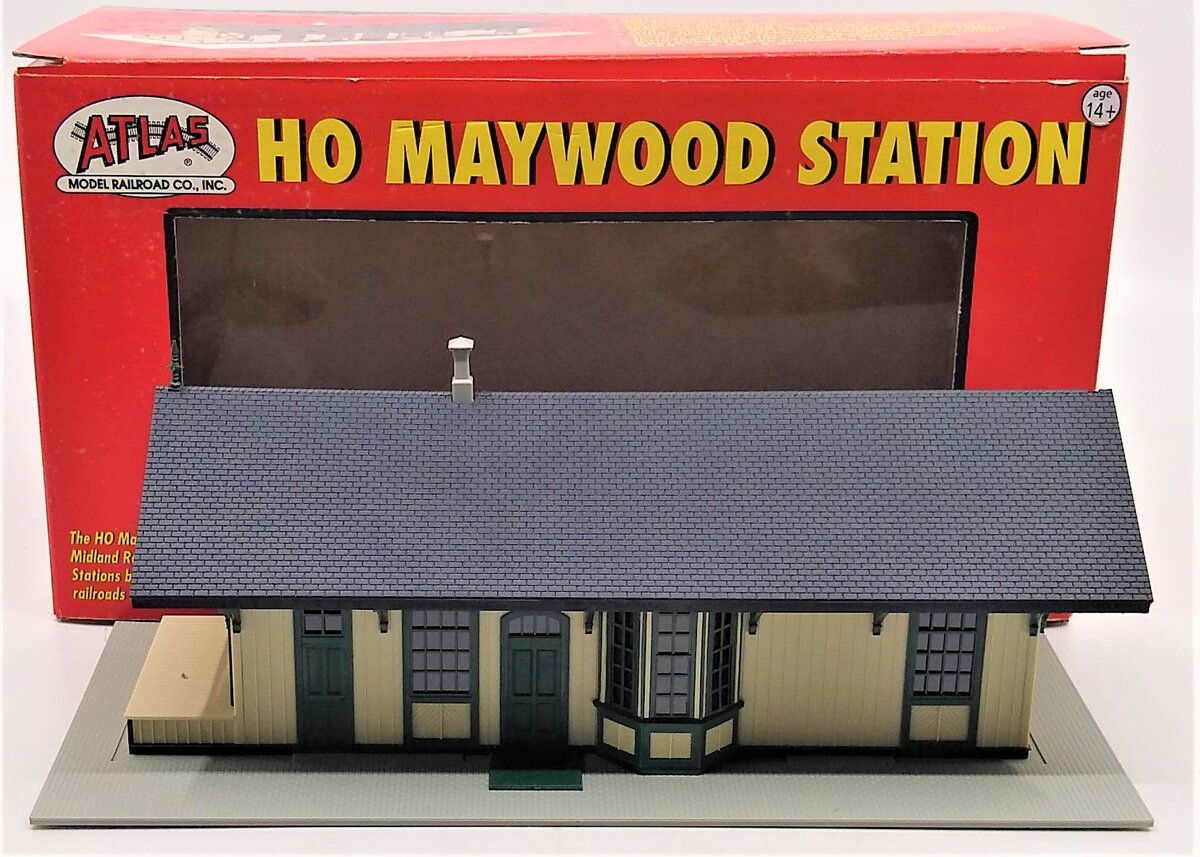 Atlas 620-3 HO 1872 Built-Up Ivory Maywood Train Station w/Dark Green Trim