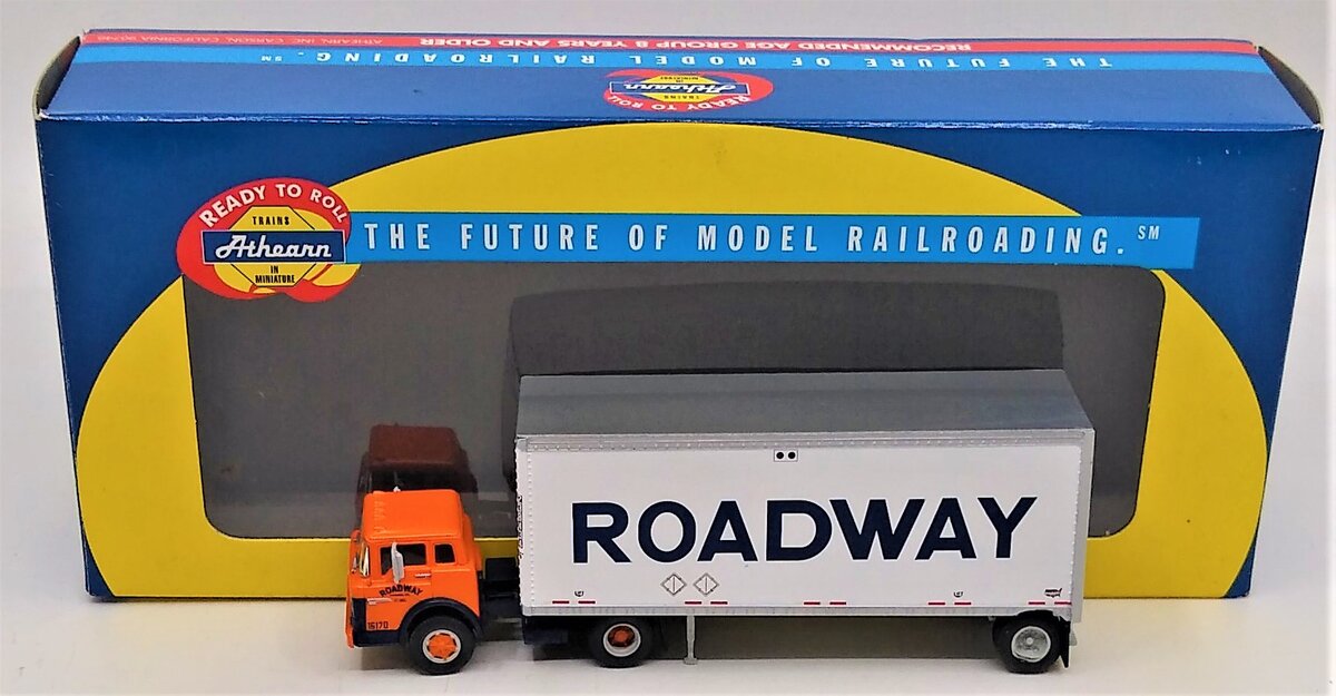 Athearn 91034 HO Roadway Ford C & 28' Wedge Trailer RTR
