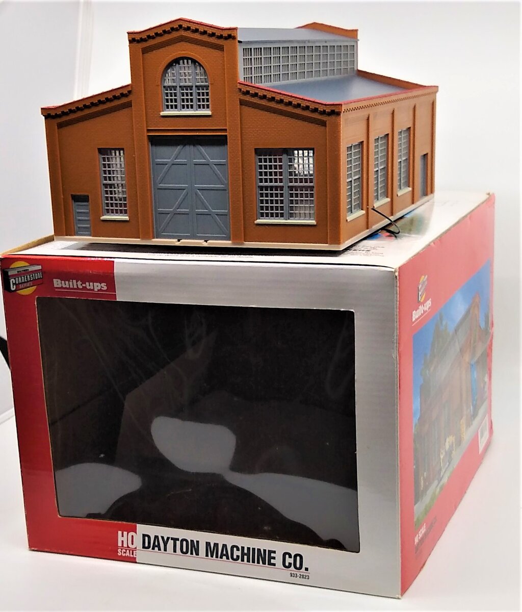 Walthers 933-2823 HO Scale Built-Ups Brown Dayton Machine Co. Cornerstone
