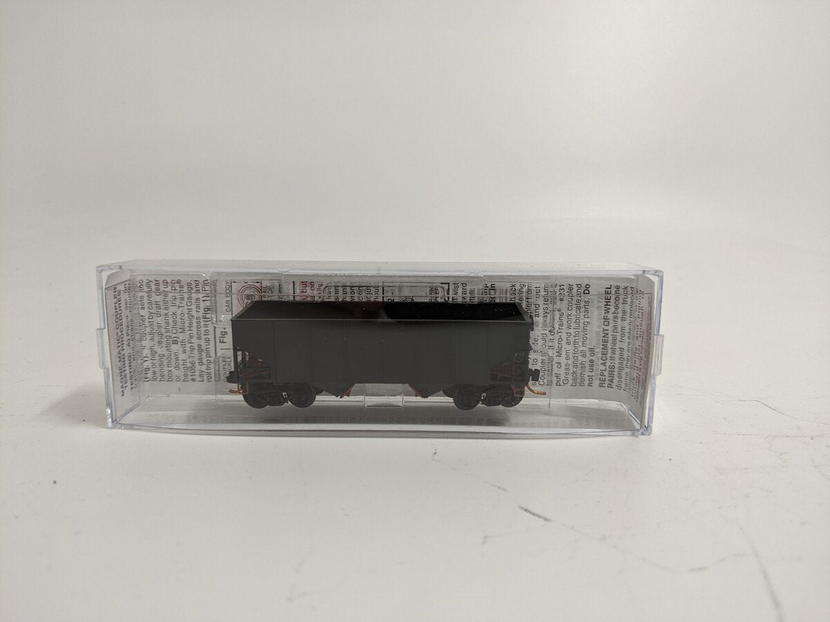Micro-Trains 05600000 N Undecorated 33' Twin Bay Rib Side Open Hopper