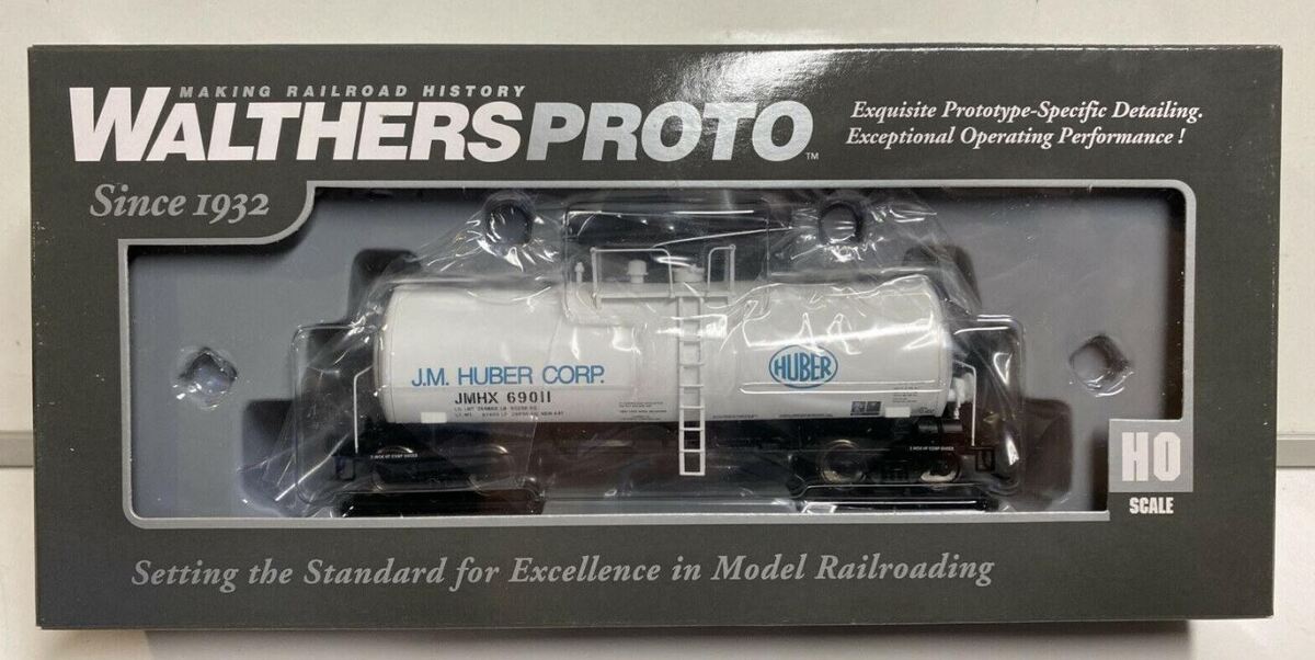 Walthers 920-100133 HO J. M. Huber 40' UTLX Funnel-Flow Tank Car #69011