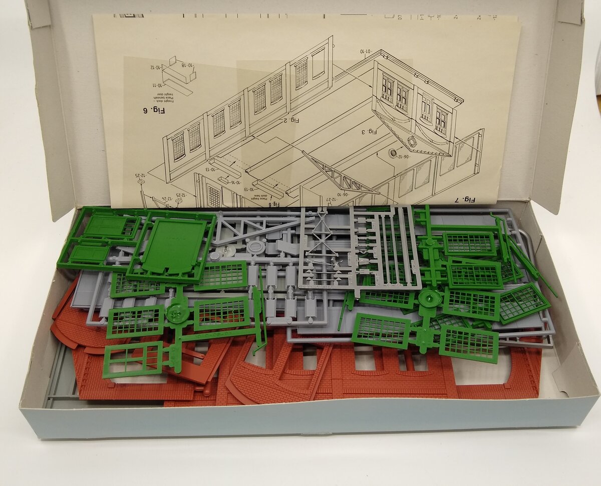 Walthers 933-3008 HO Scale American Millwork Co. Structure Kit
