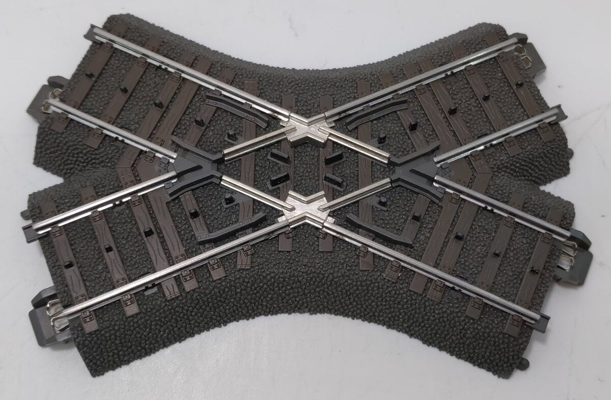 Marklin 24649 HO Scale C Track 48.6 Degree Crossing Track Section