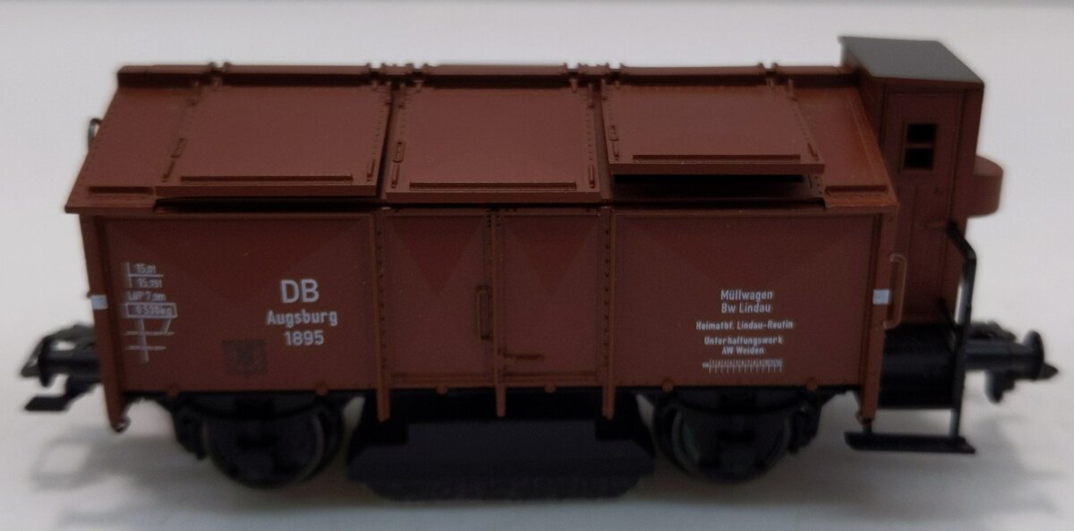 Marklin 46042 HO Scale DB Track Cleaning Car – Trainz