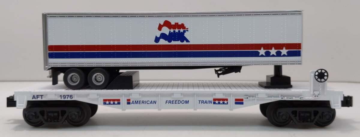 MTH 30-76782 O American Freedom Flat Car with 40' Trailer #1976