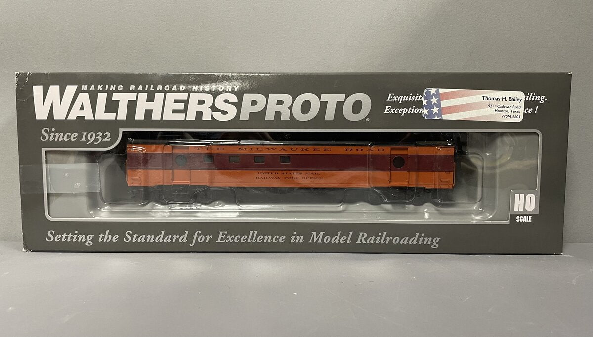 Walthers 920-9090 HO Milwaukee Road 63' Passenger Car