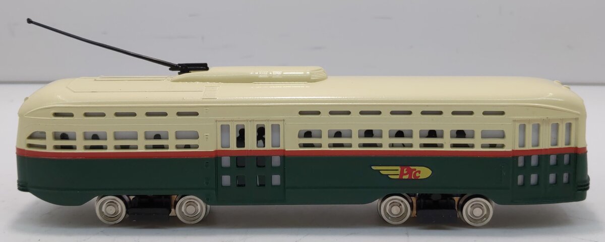 Bachmann 62945 HO Scale Philadelphia Streamline Trolley