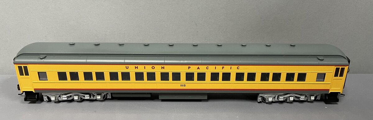 Bachmann 13705 HO Union Pacific 72' Heavyweight Coach #115