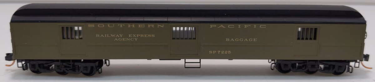 Micro-Trains 14900070 N Southern Pacific 70’ Heavyweight Horse Car #7225