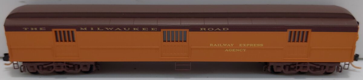 Micro-Trains 14900120 N Milwaukee Road 70' Heavyweight Horse Car