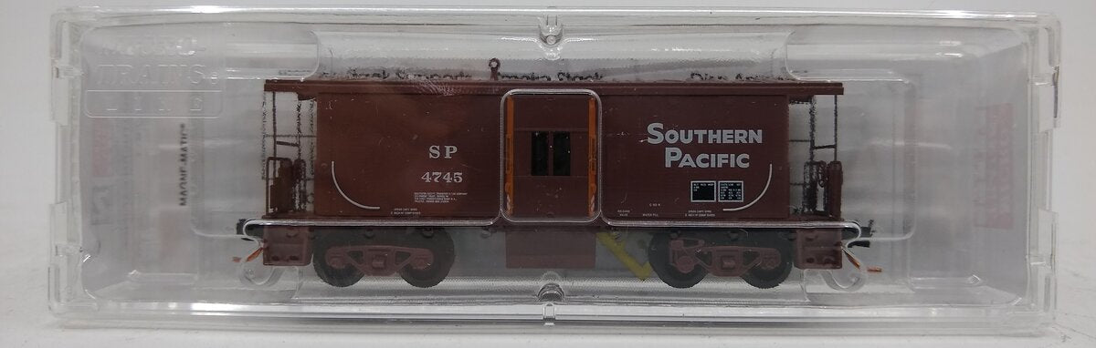 Micro-Trains 13000011 N Southern Pacific 31' Bay Window Caboose #4745