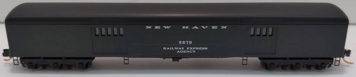 Micro-Trains 14700100 N New Haven 70' Heavyweight Baggage Car #5575